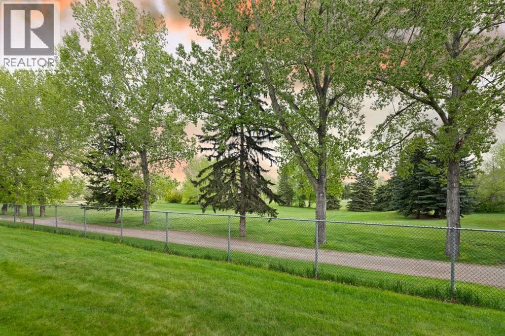 2108, 24 Hemlock Crescent SW photo 4