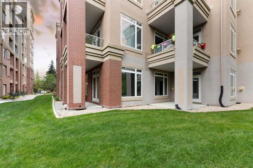 2 bed 2 bath single family at 2108, 24 Hemlock Crescent SW — $560,000