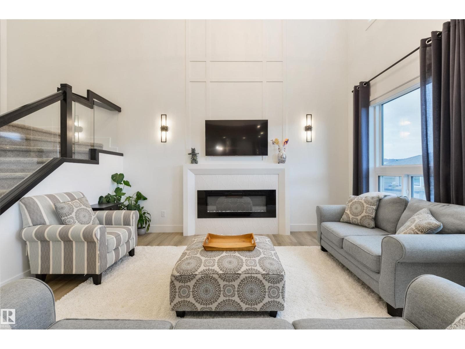 4 bed 4 bath single family at 36 AVONLEA WY — $800,000