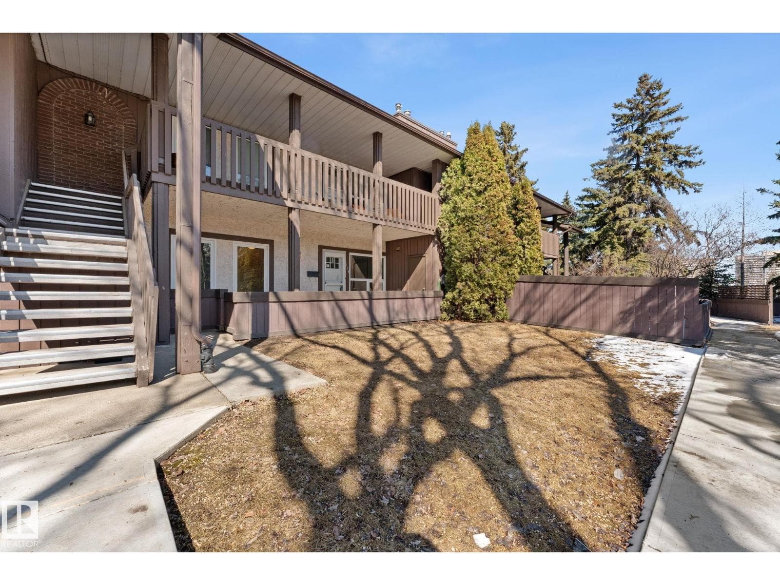 164 SURREY GARDENS GD NW photo 2