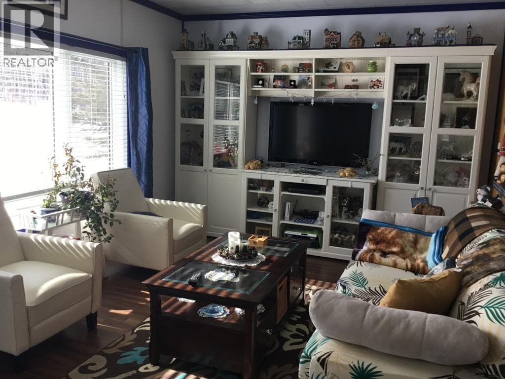 453 Grassy Way photo 2