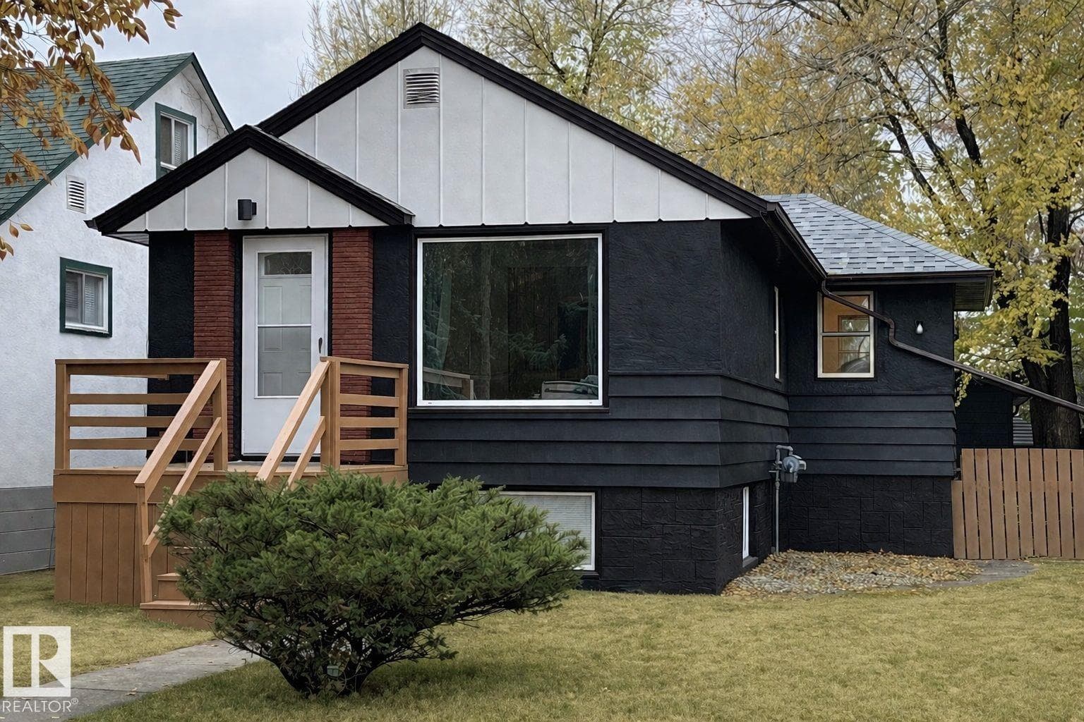 3 bed 2 bath single family at 14520 104 AV NW — $388,600