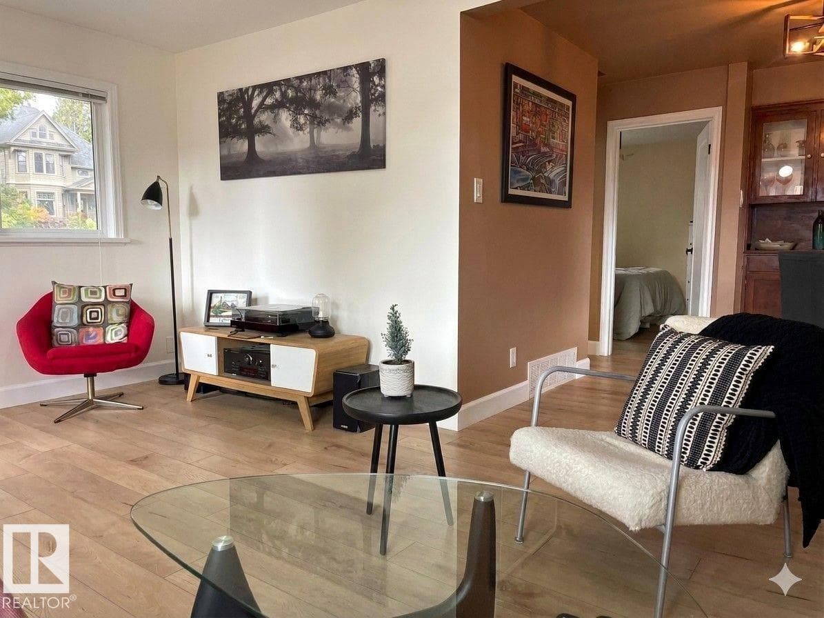 14520 104 AV NW photo 3