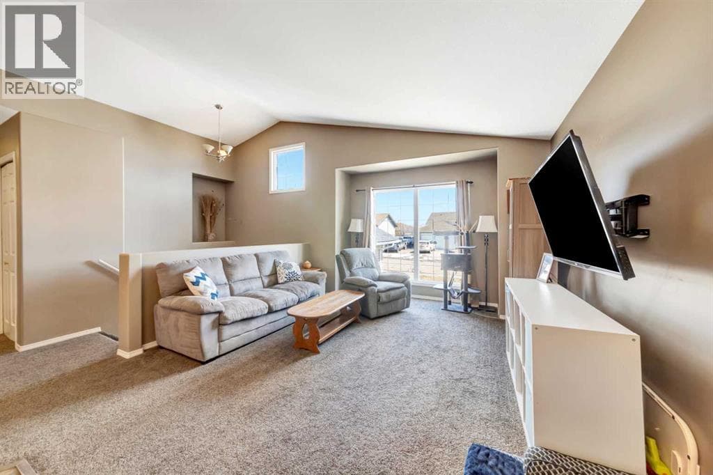 3318 44A Avenue photo 5
