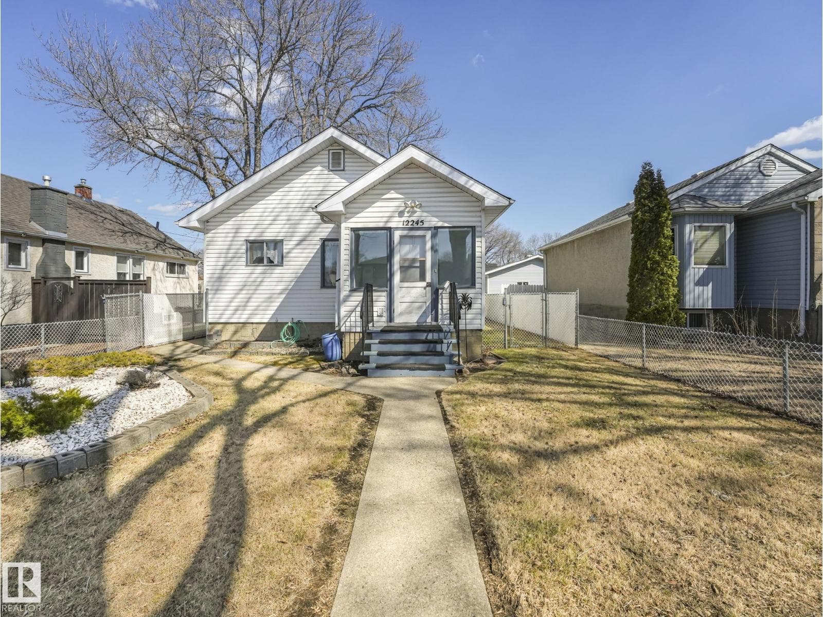 12245 96 ST NW photo 3