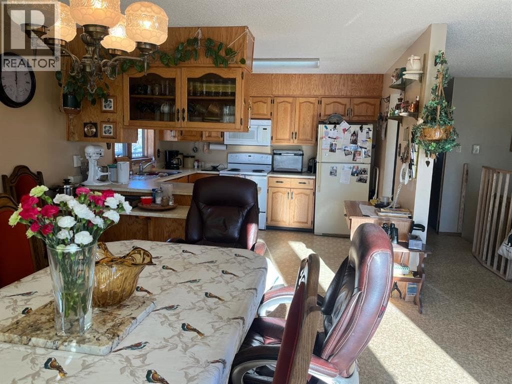 214015 TWP Rd 52 photo 2