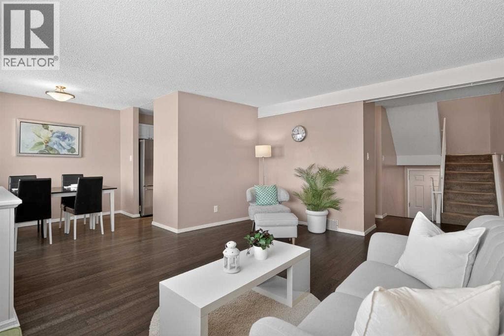 10304 Braeside Drive SW photo 3