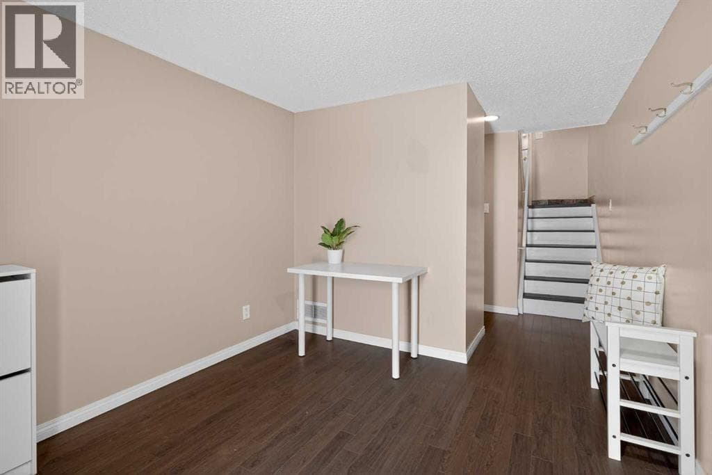 10304 Braeside Drive SW photo 5