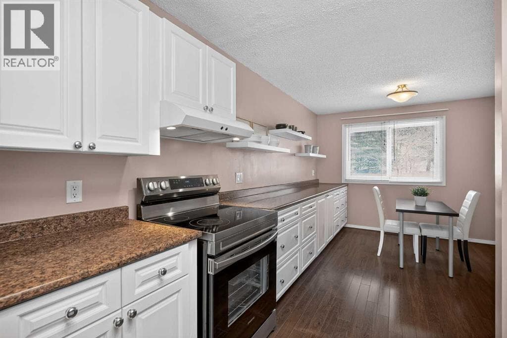 10304 Braeside Drive SW photo 11