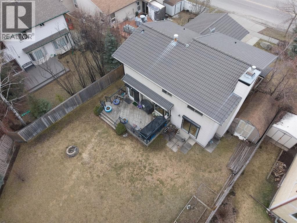 983 Woodbine Boulevard SW photo 3