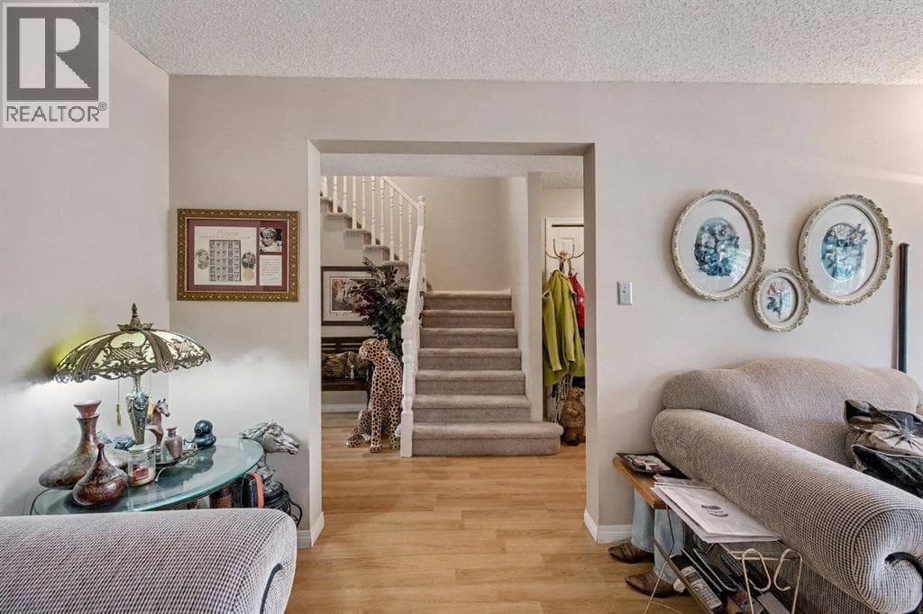 983 Woodbine Boulevard SW photo 6