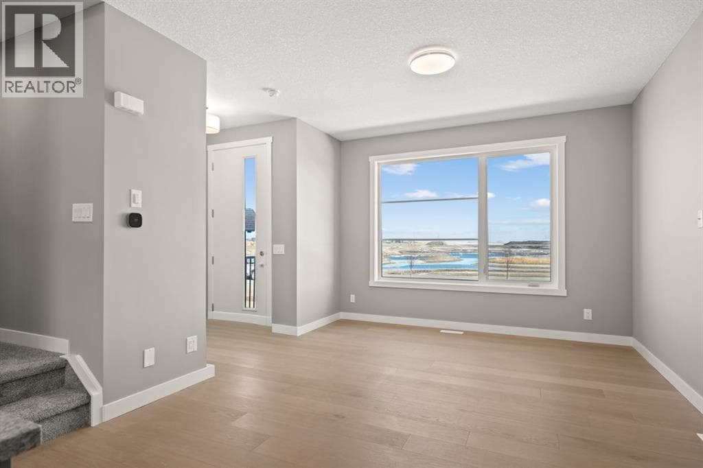 656 Sora Boulevard SE photo 2