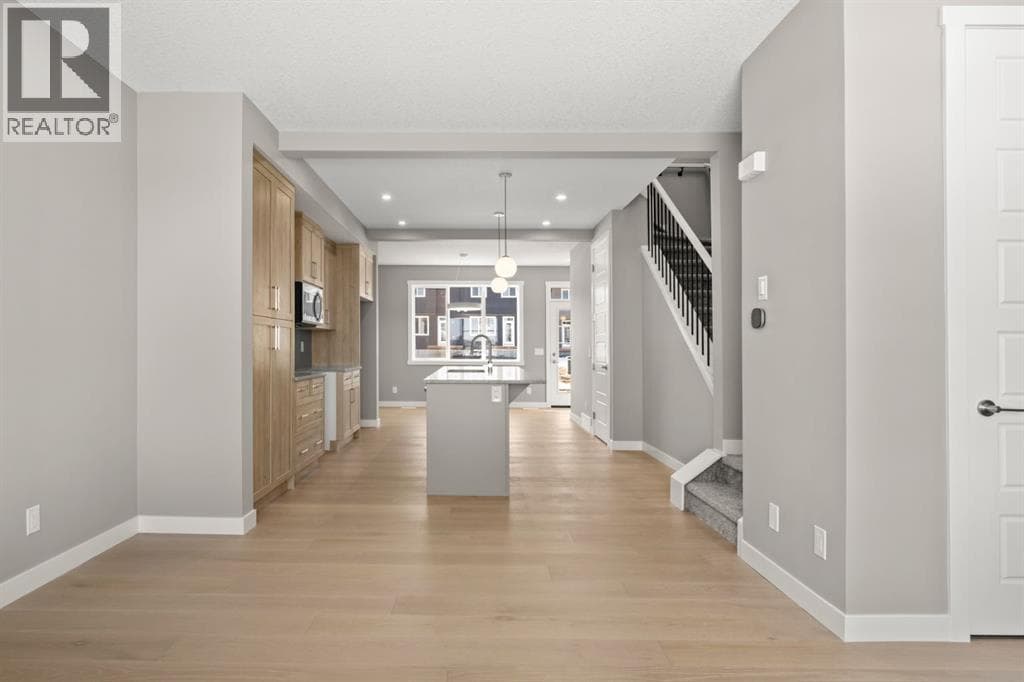 656 Sora Boulevard SE photo 3