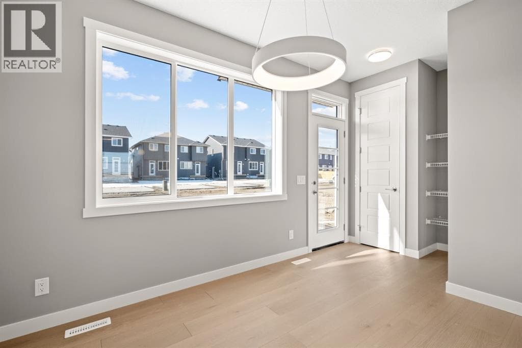 656 Sora Boulevard SE photo 5