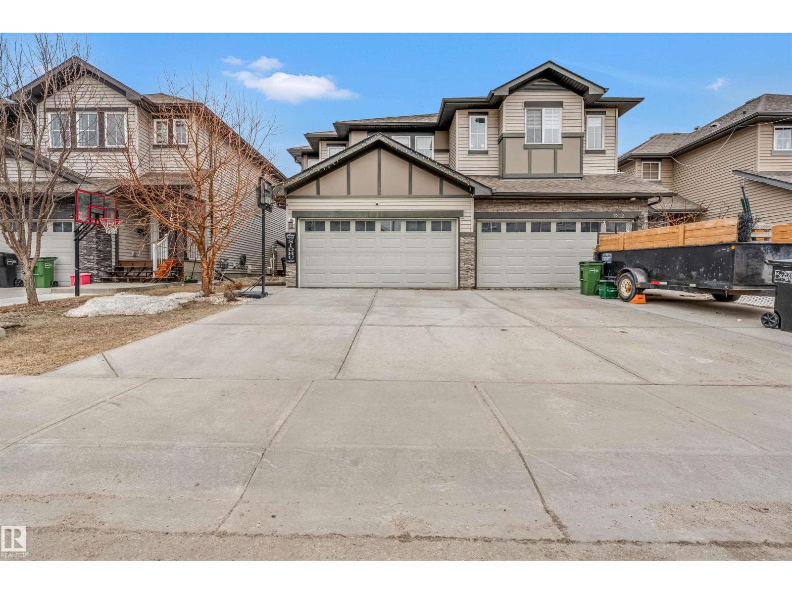 2314 22 AV NW