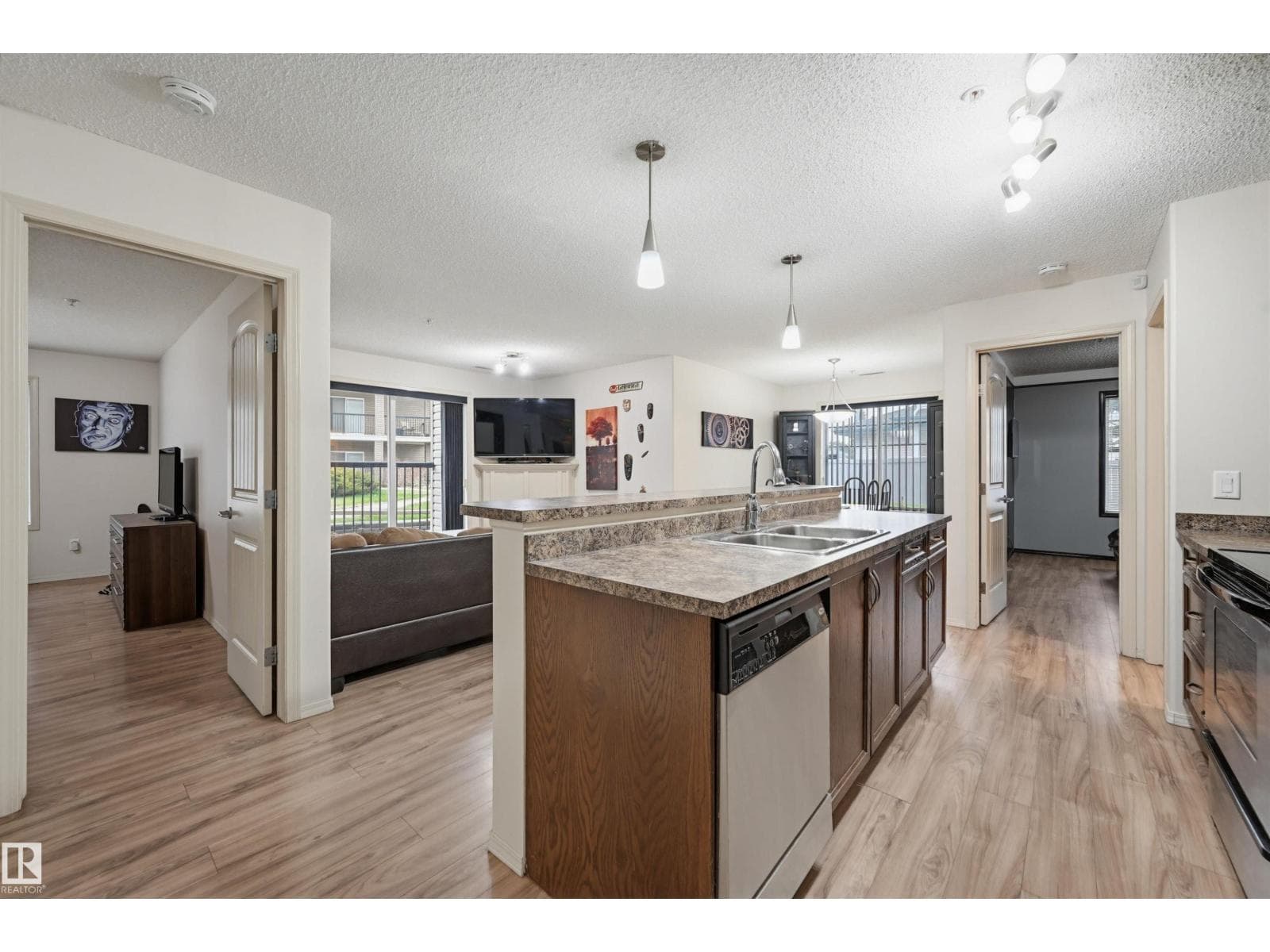 #121 17415 99 AV NW photo 2