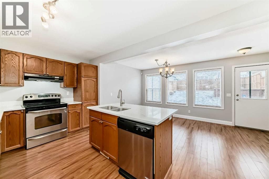 31 Coventry Road NE photo 8