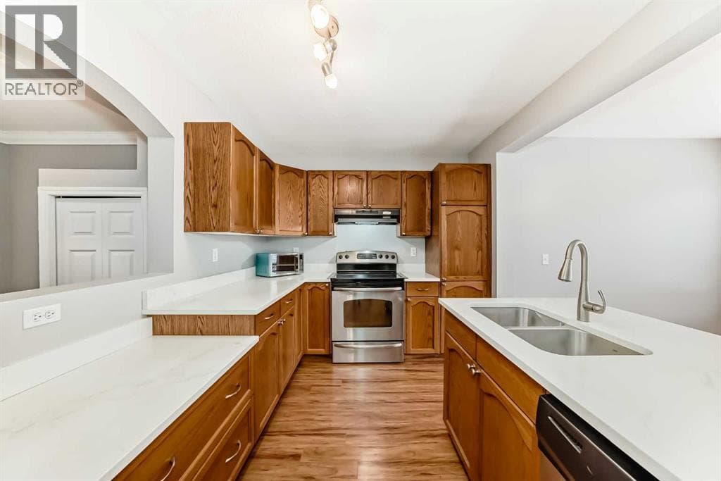31 Coventry Road NE photo 7
