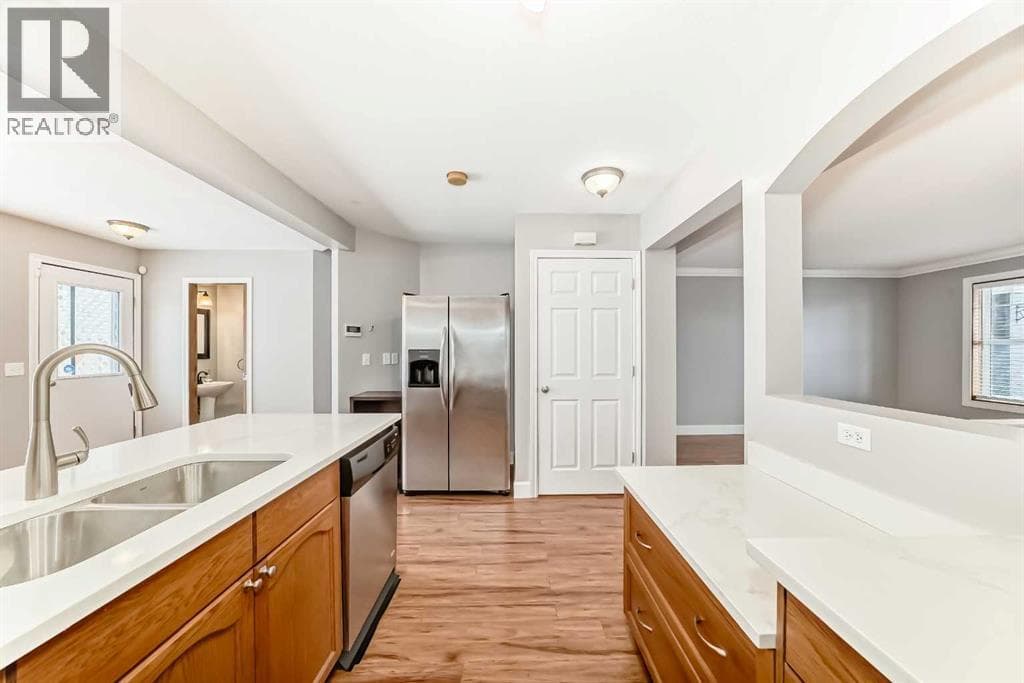 31 Coventry Road NE photo 9