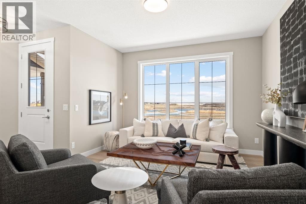 648 Sora Boulevard SE photo 2
