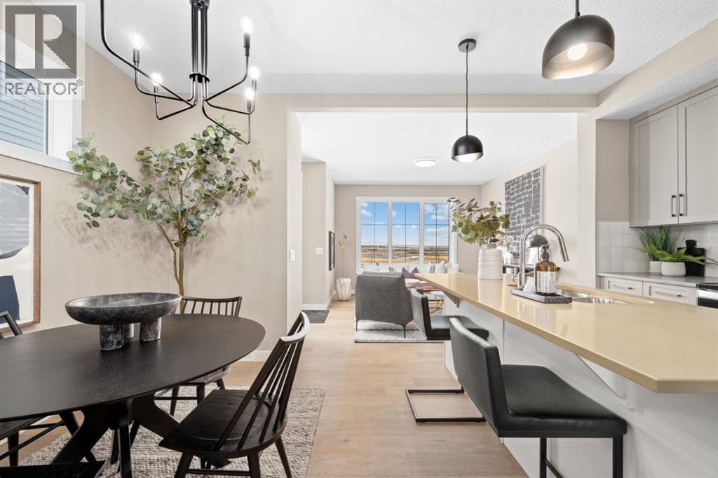 648 Sora Boulevard SE photo 3