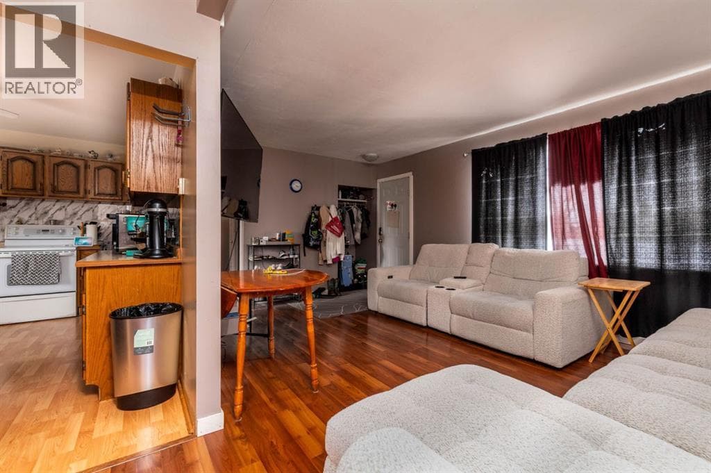 4707 41 Street photo 6