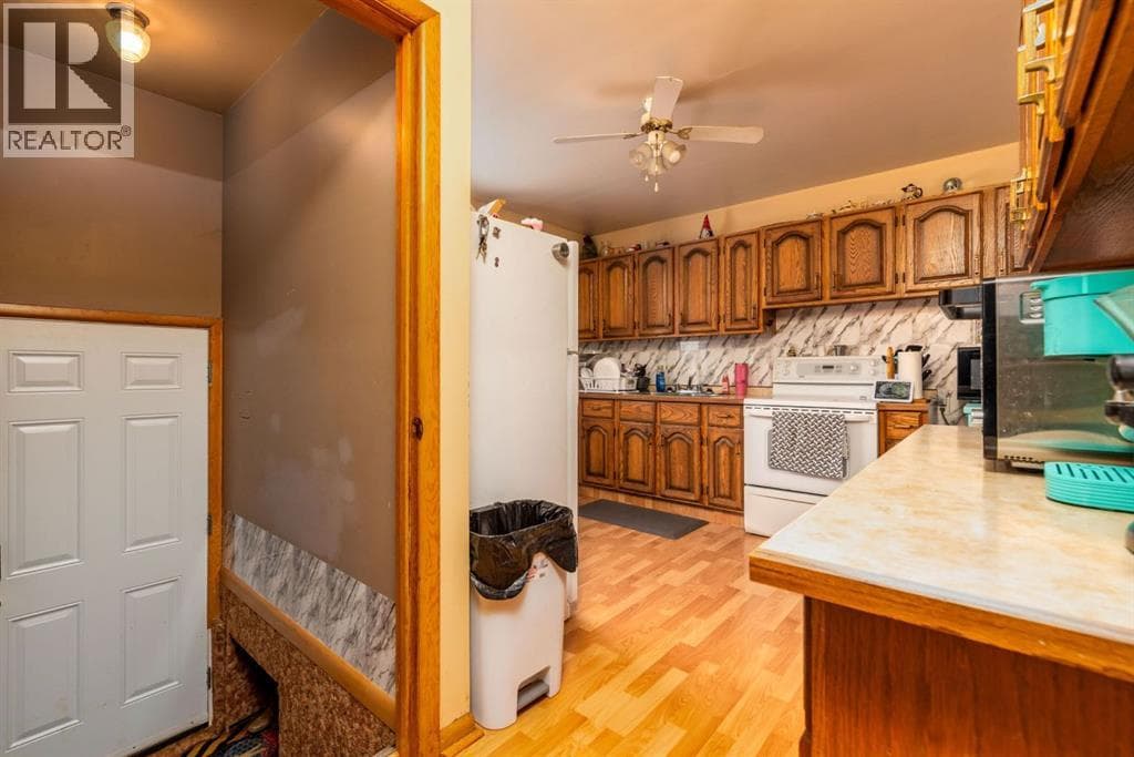 4707 41 Street photo 7