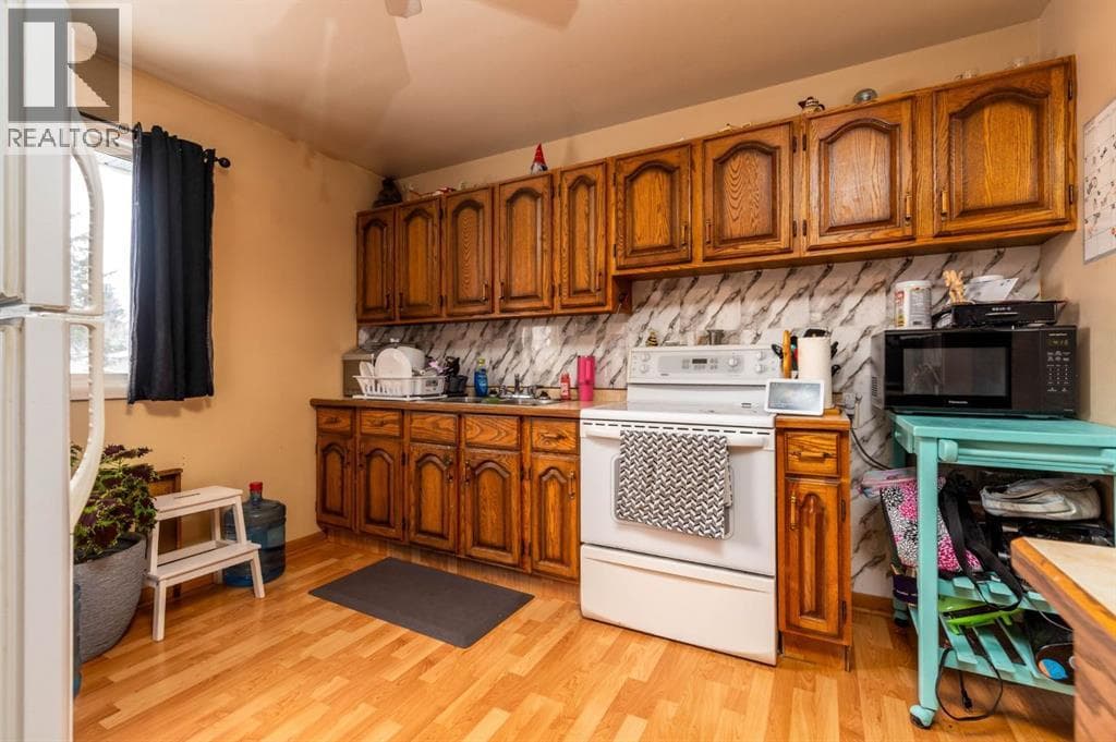 4707 41 Street photo 8