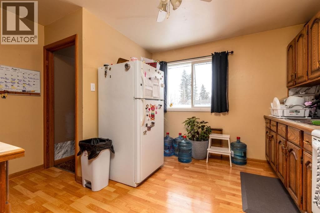 4707 41 Street photo 9