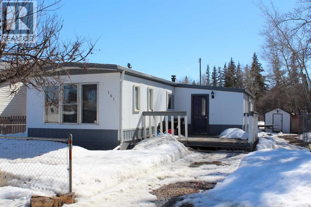 3 bed 1 bath single family at 101 7th Avenue SE — $75,000