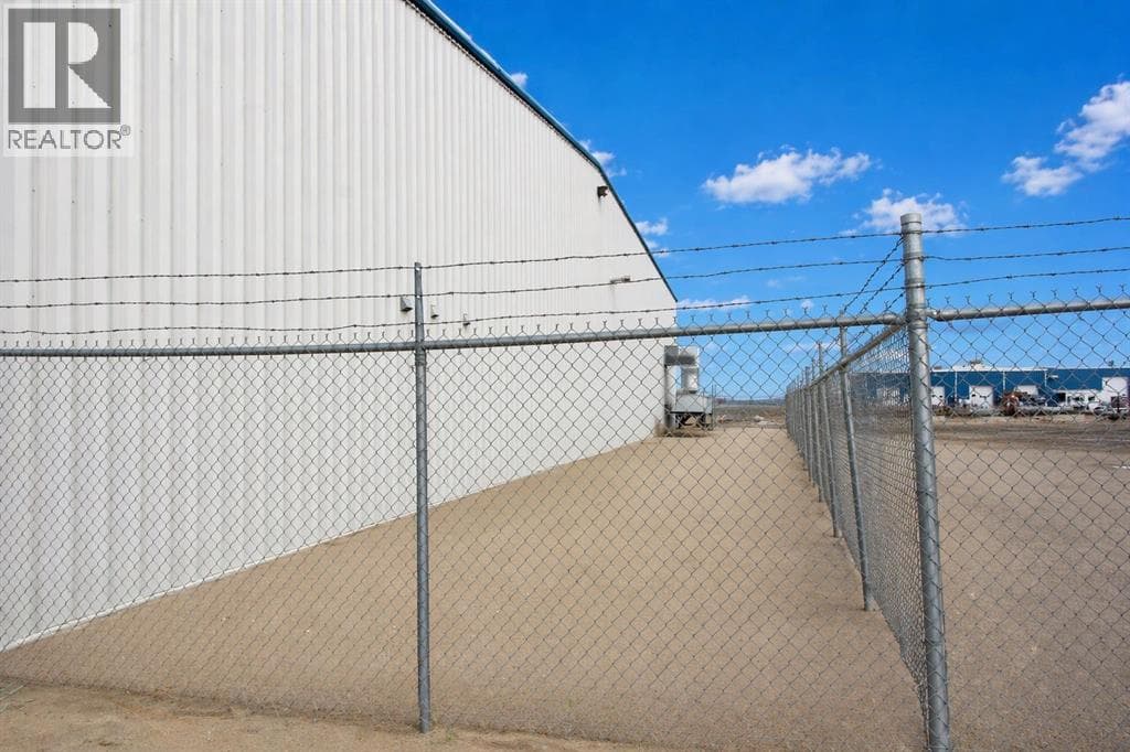 3, 8 GATEWAY Boulevard photo 3