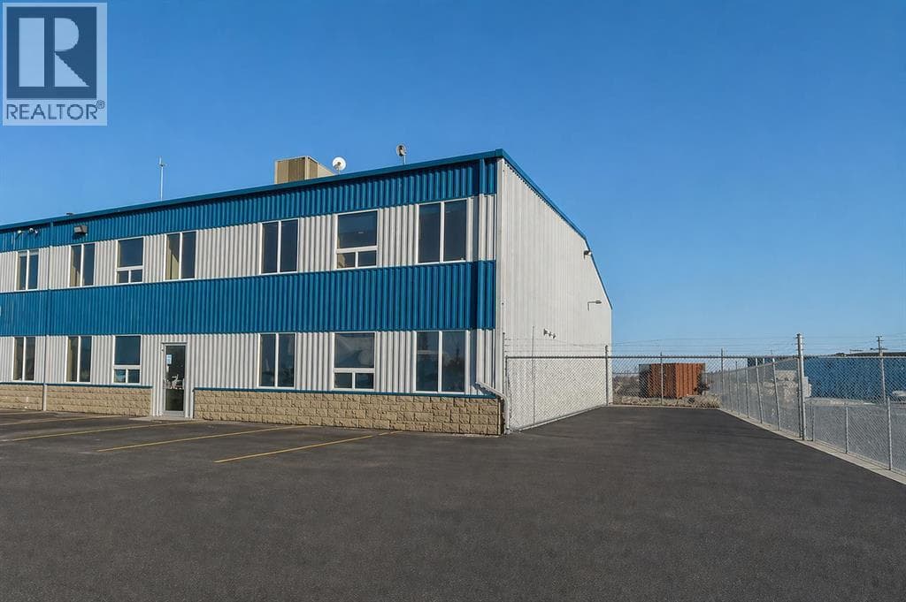 3, 8 GATEWAY Boulevard photo 2