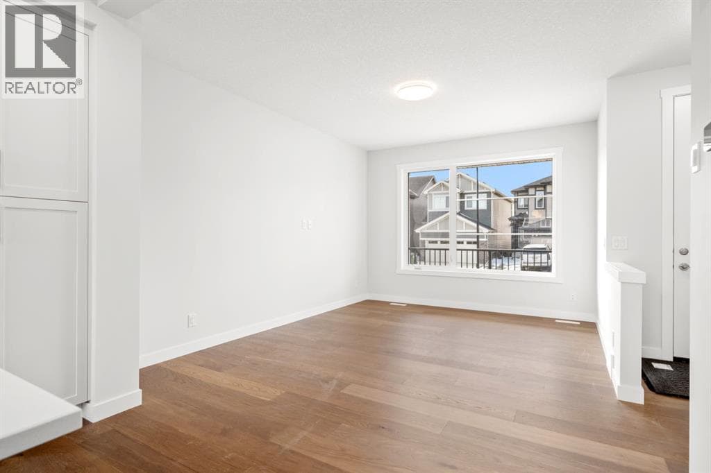 106 Sora Gardens SE photo 2
