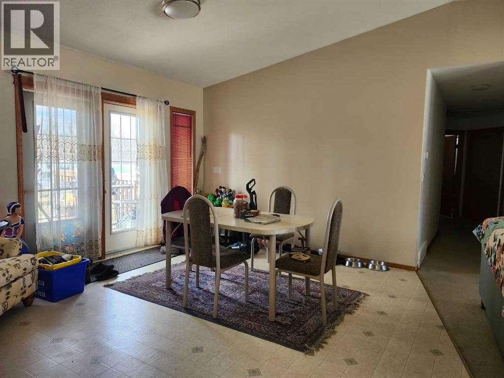 242 McNab Close photo 10