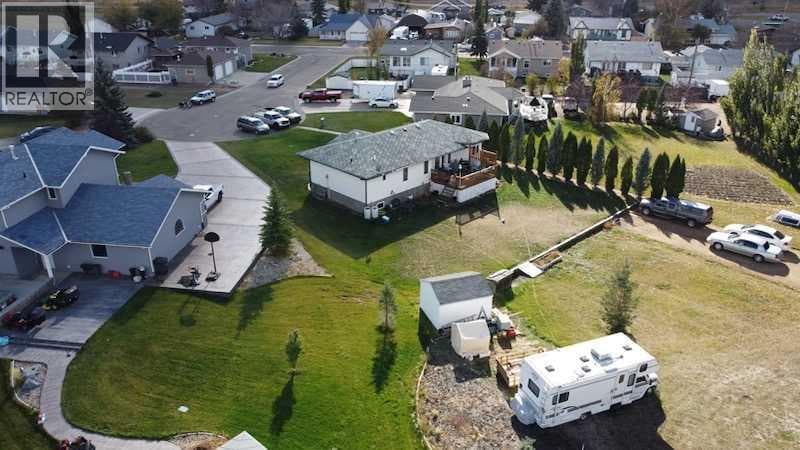 242 McNab Close photo 3