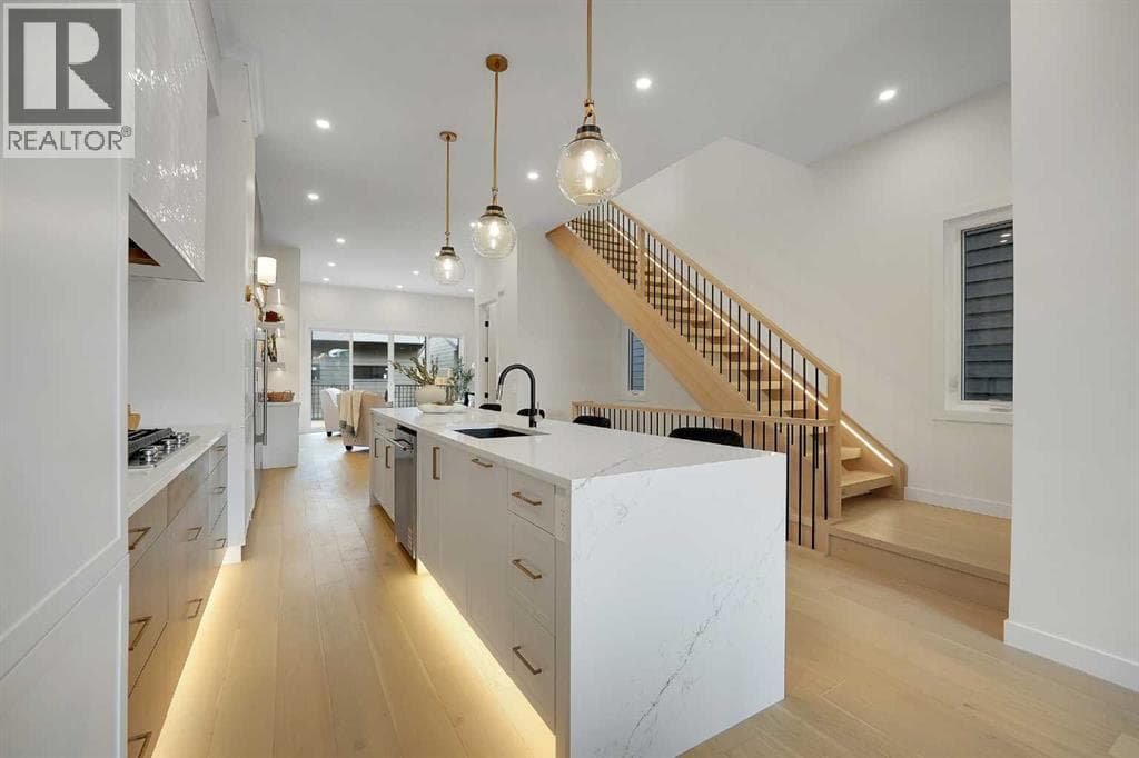 5018 21A Street SW photo 9