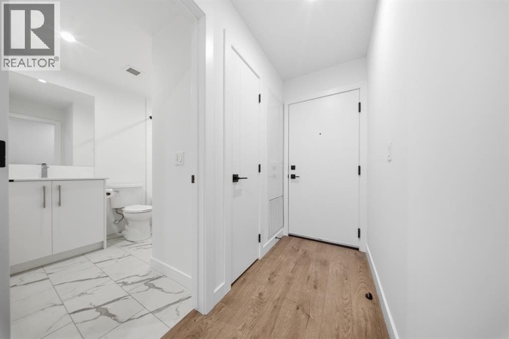 447, 110 18A Street NW photo 10