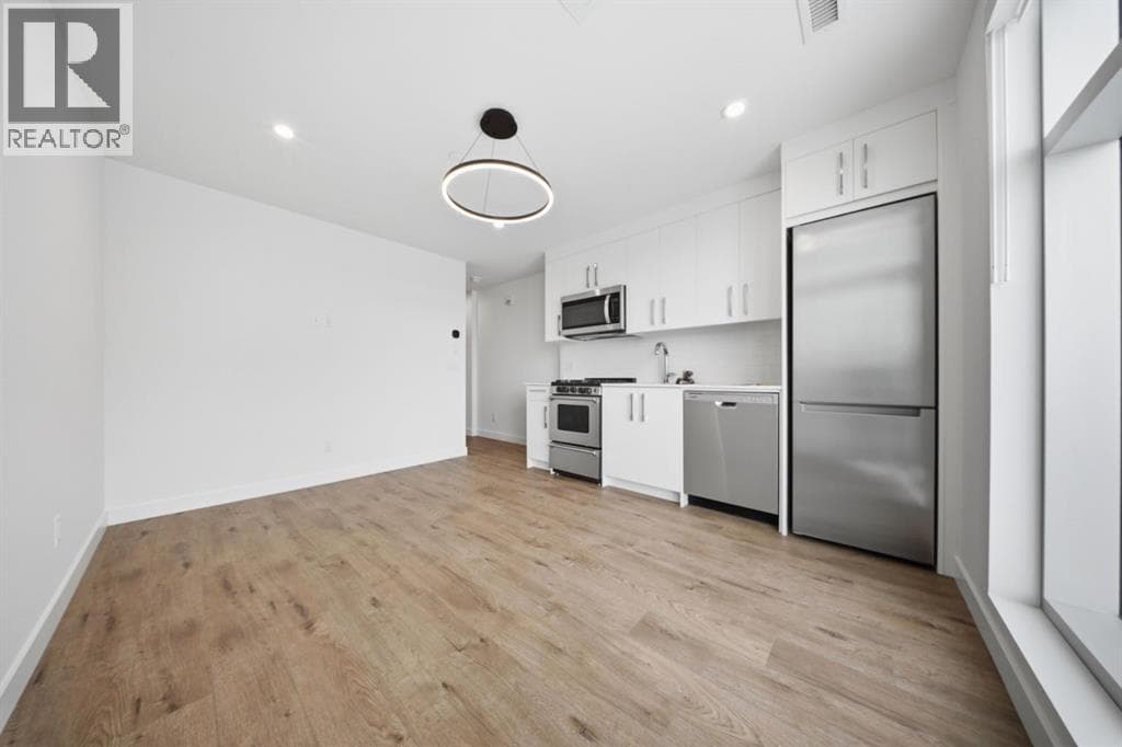 447, 110 18A Street NW photo 12