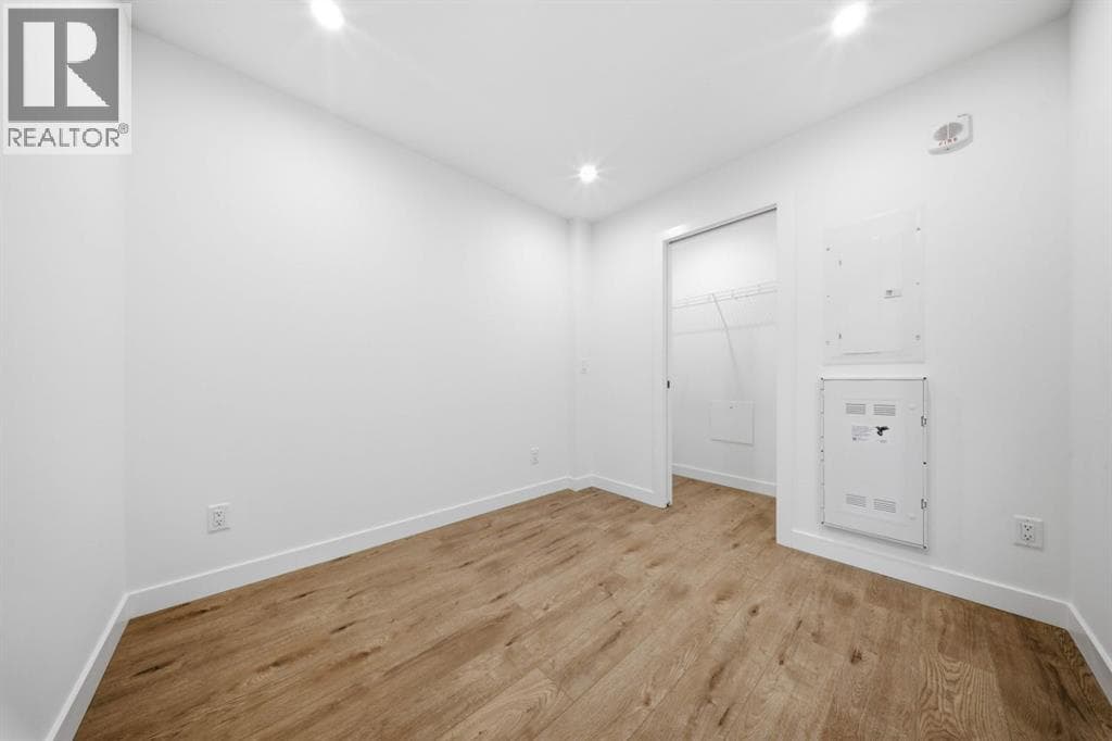 447, 110 18A Street NW photo 7