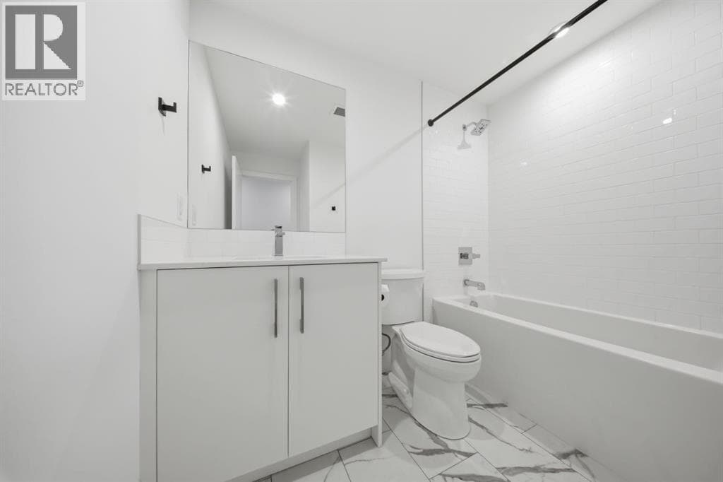 447, 110 18A Street NW photo 8