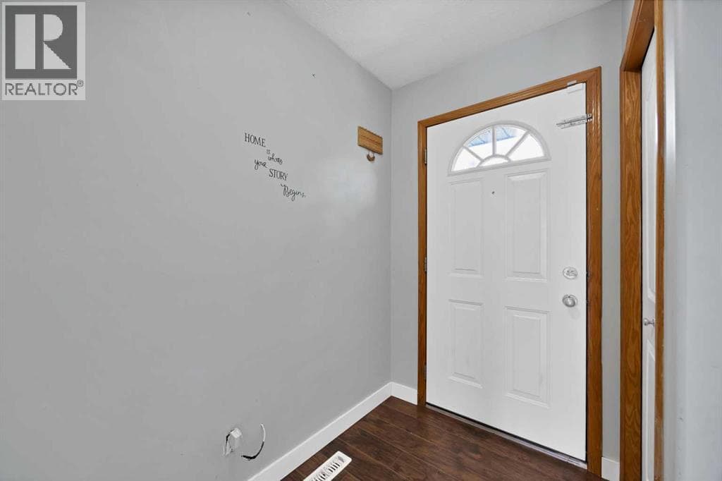 107 Taravista Street NE photo 6