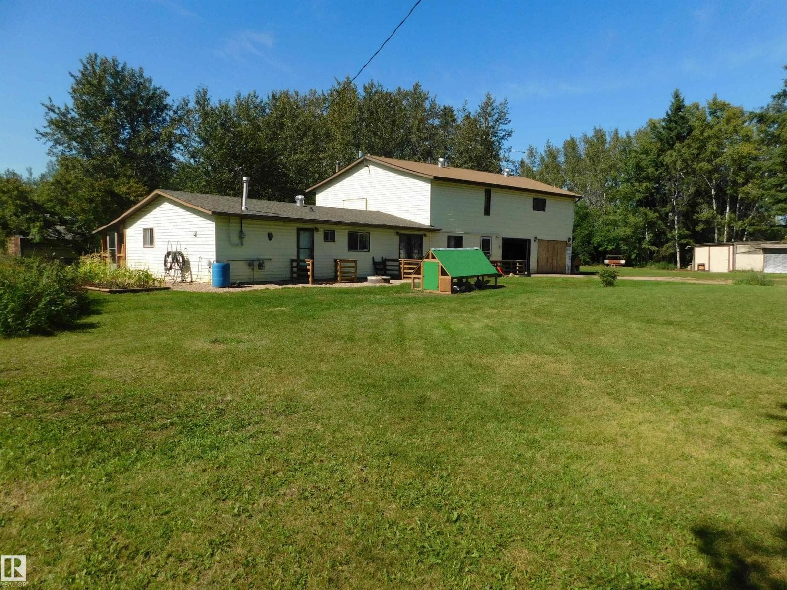 2 23429 Twp Rd 584 photo 4