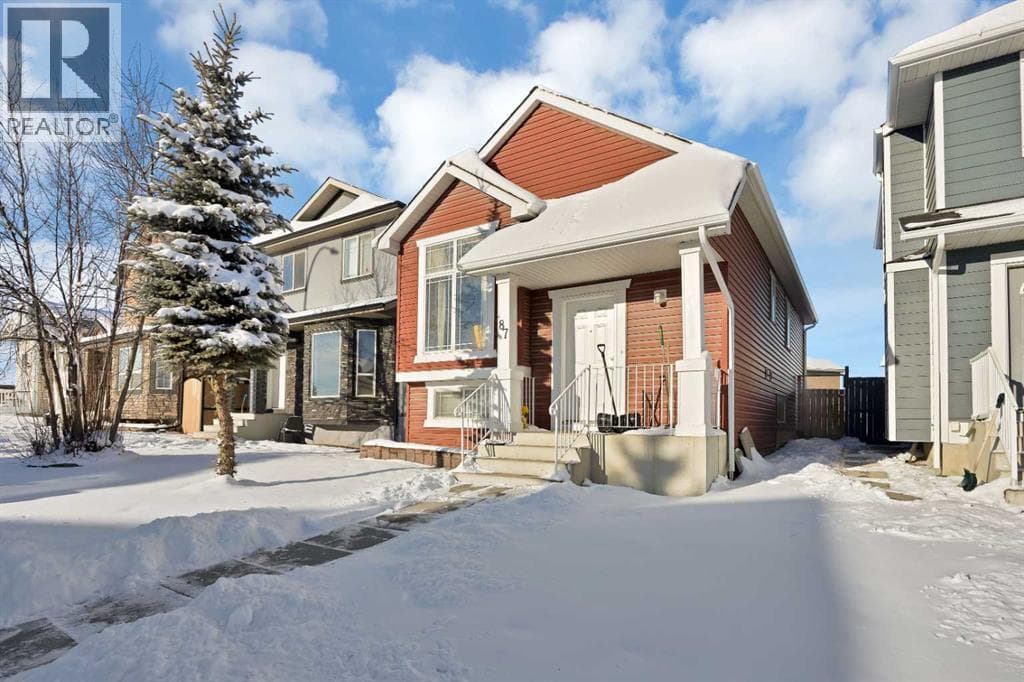 87 Taralea Gardens NE photo 8