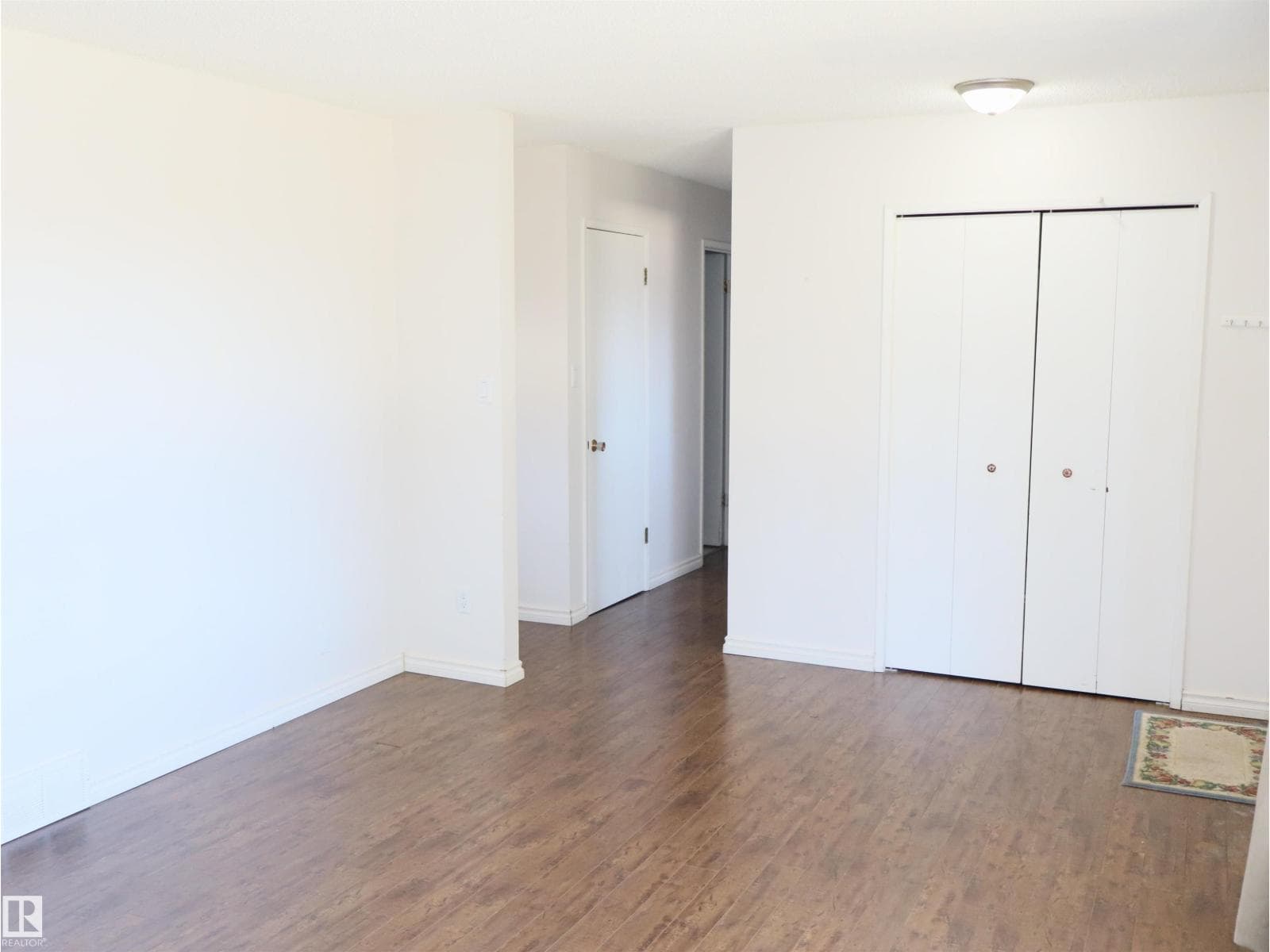 4934 49 Avenue photo 11