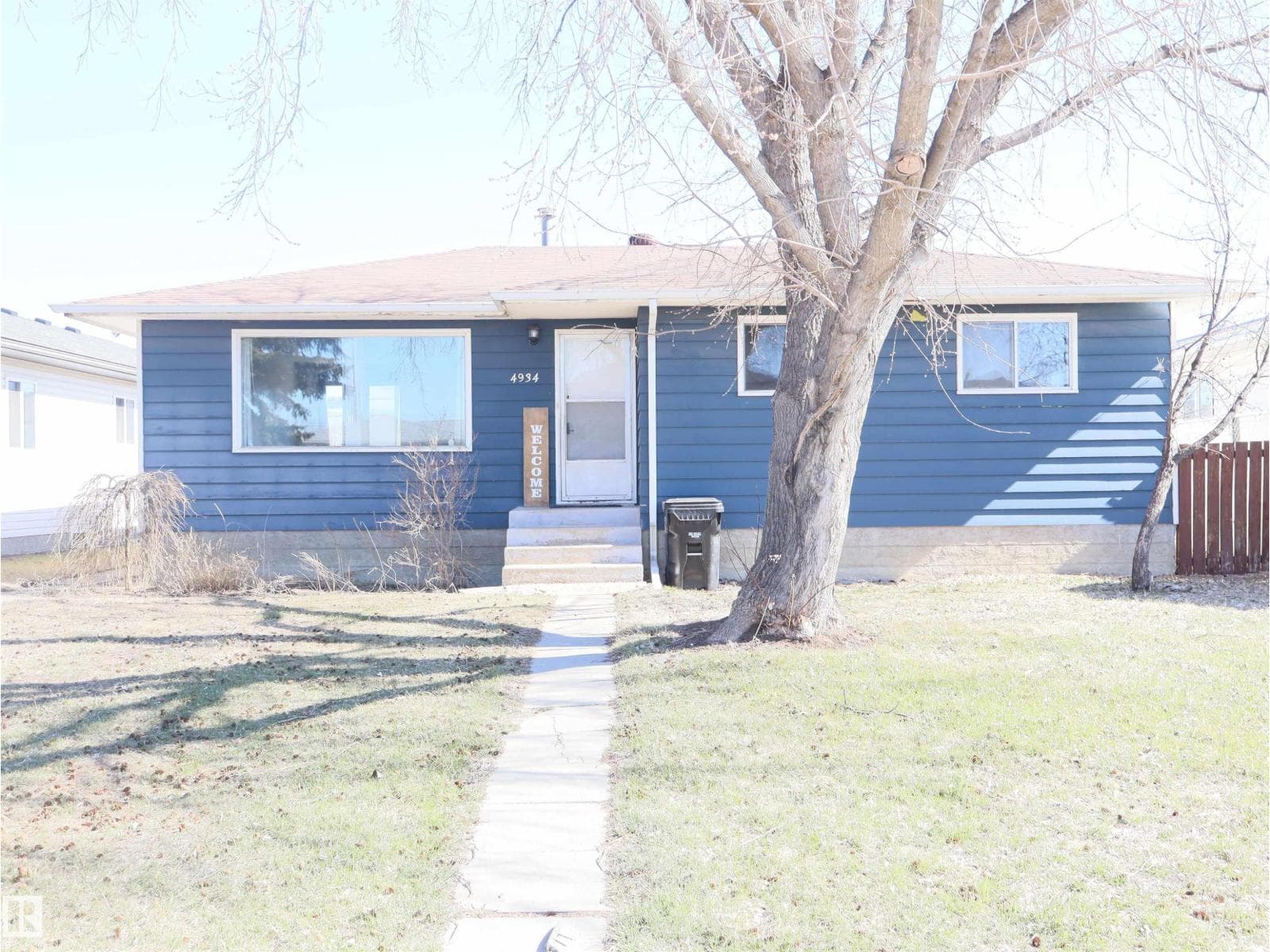 4934 49 Avenue photo 3