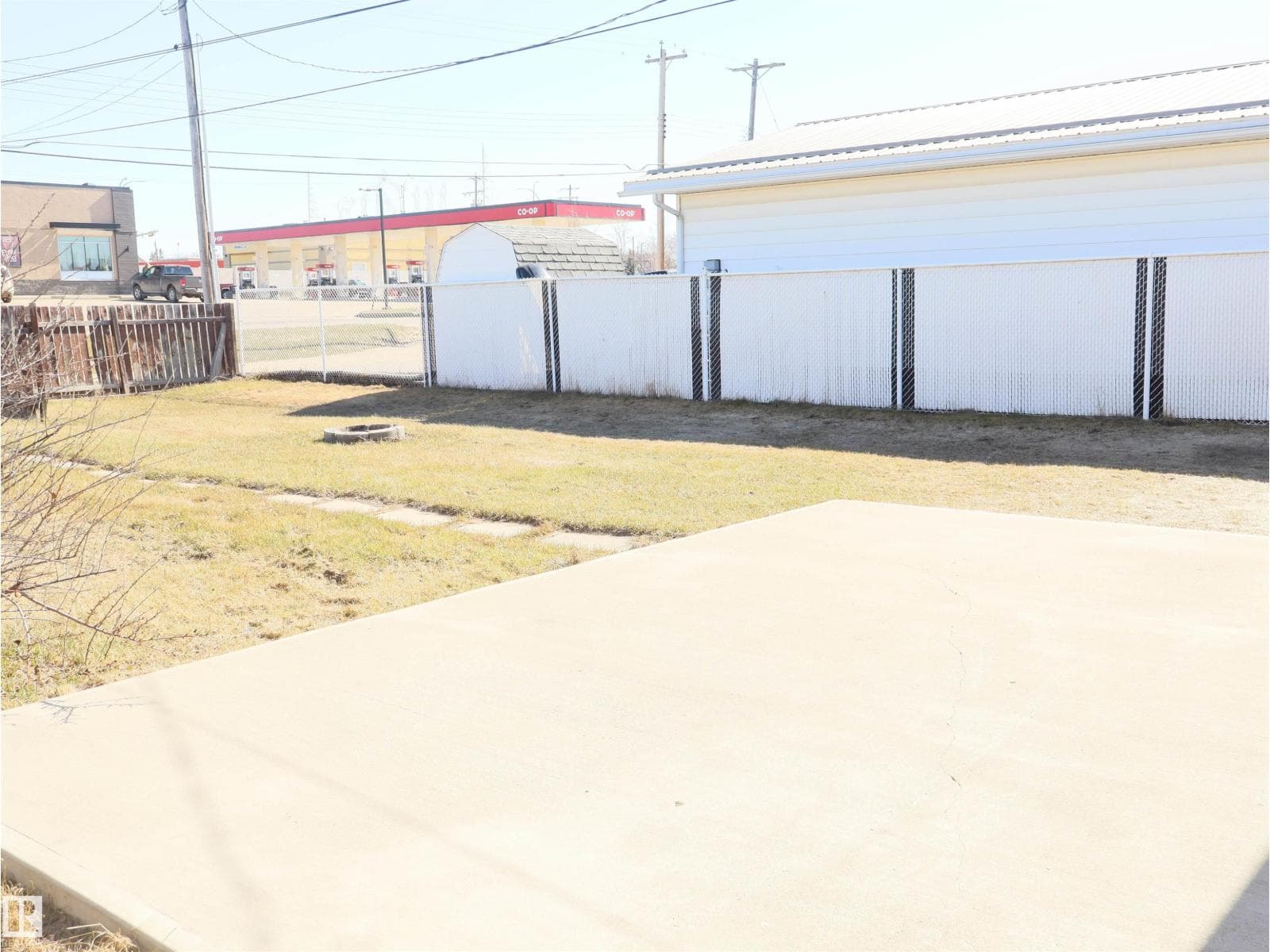 4934 49 Avenue photo 6