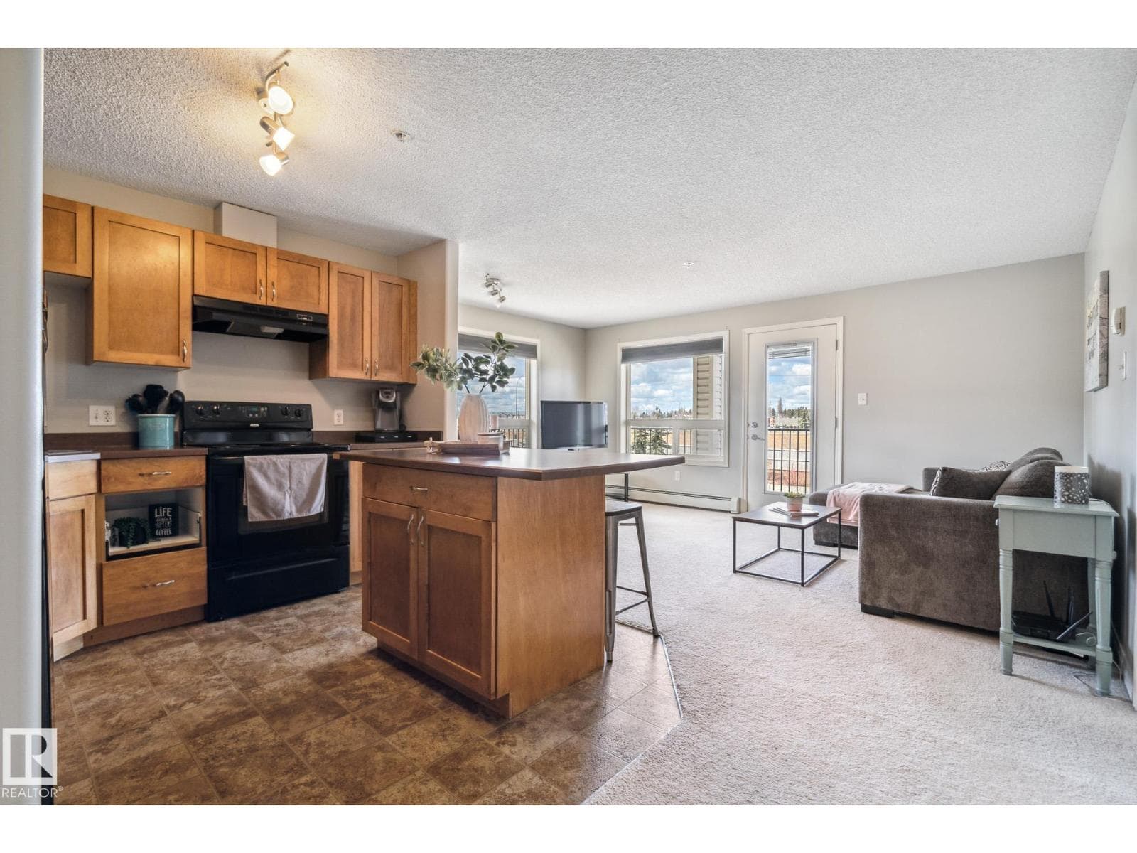 #1306 330 CLAREVIEW STATION DR NW photo 5