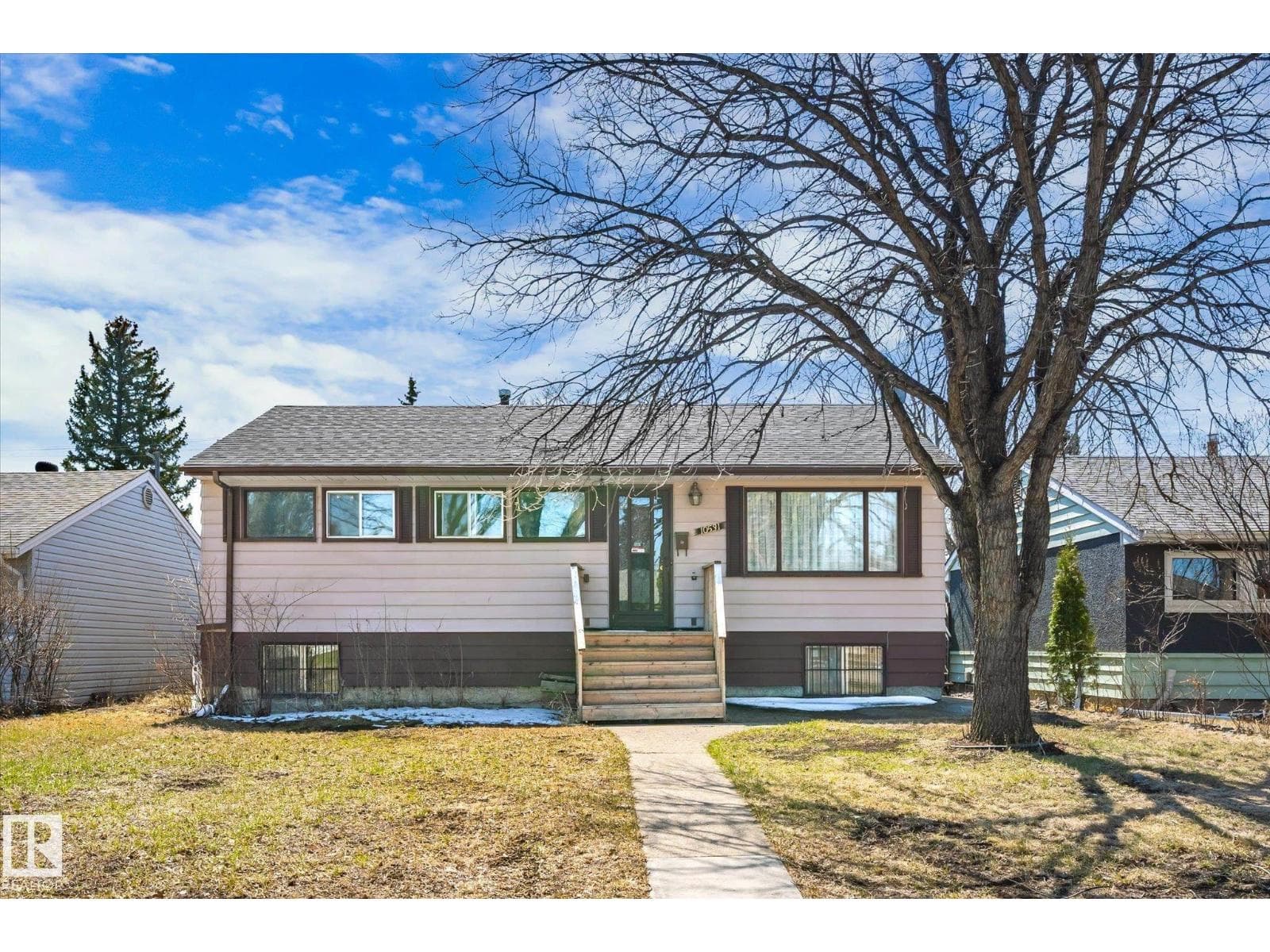 10531 128 AV NW photo 2