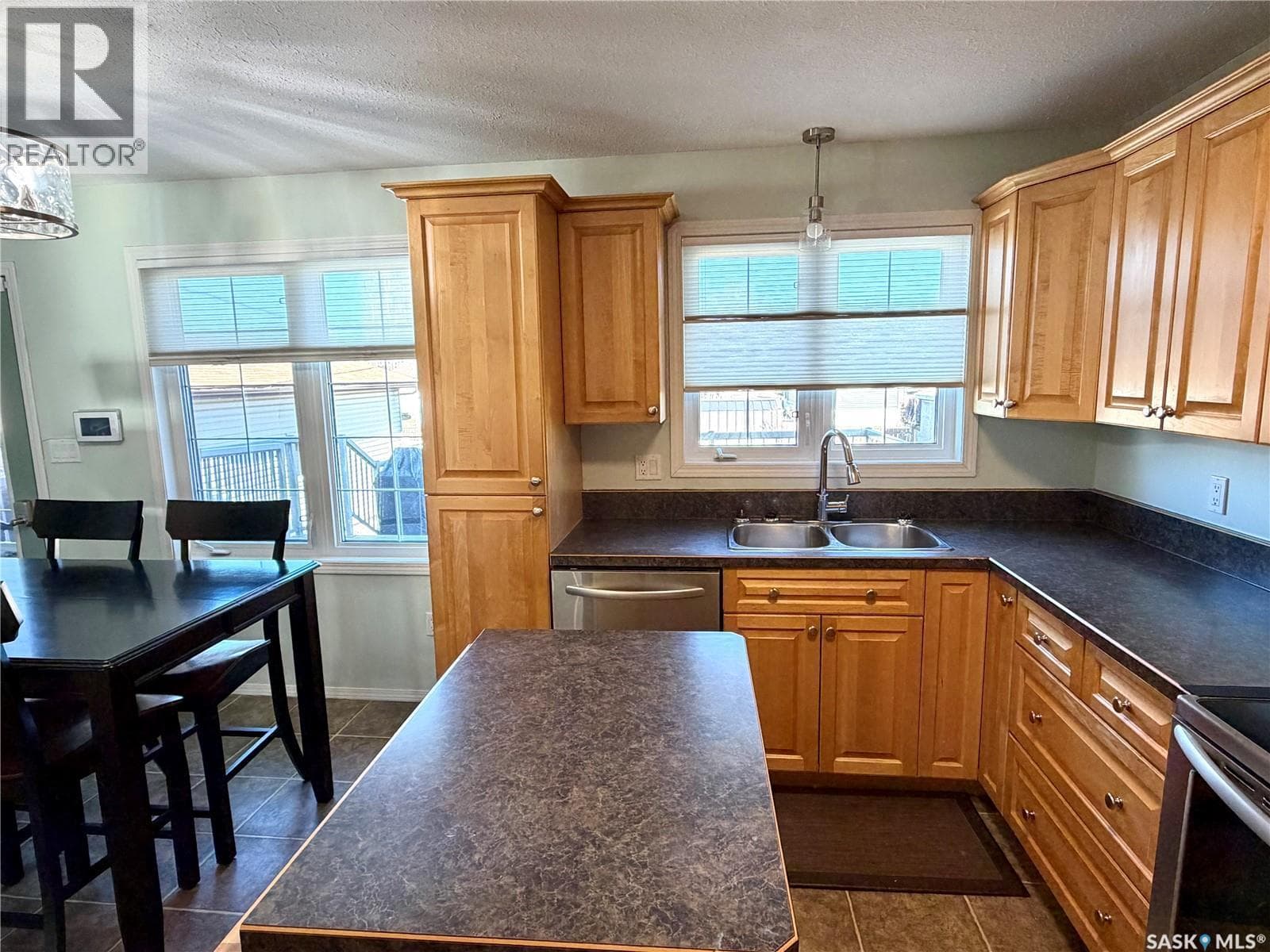 135 memorial DRIVE photo 5