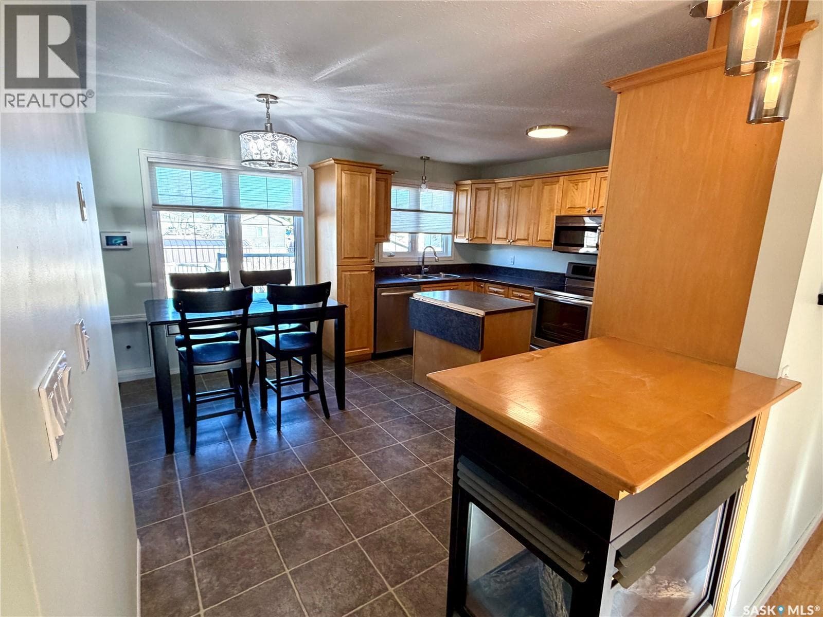 135 memorial DRIVE photo 7
